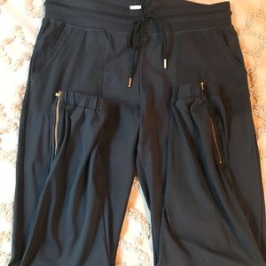 Zyia - Navy Peak Zipper Joggers - Sz Small